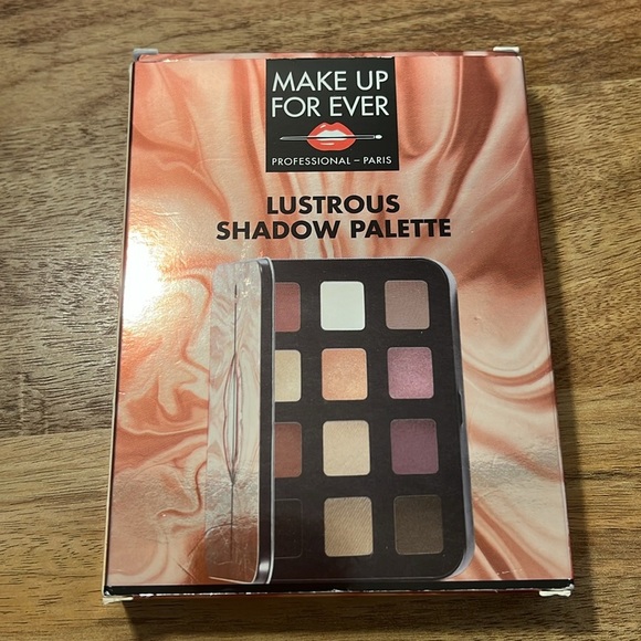 ✨MAKE UP FOREVER - LIMITED EDITION - LUSTROUS EYESHADOW PALETTE✨ - Picture 7 of 8